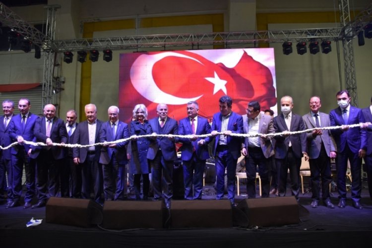 18 metrelik peynirden a&ccedil;ılış kurdelesi