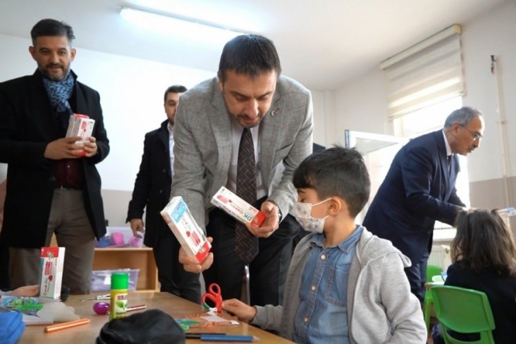 Bursa'da Kestel Belediyesi'nden miniklere diş bakım seti