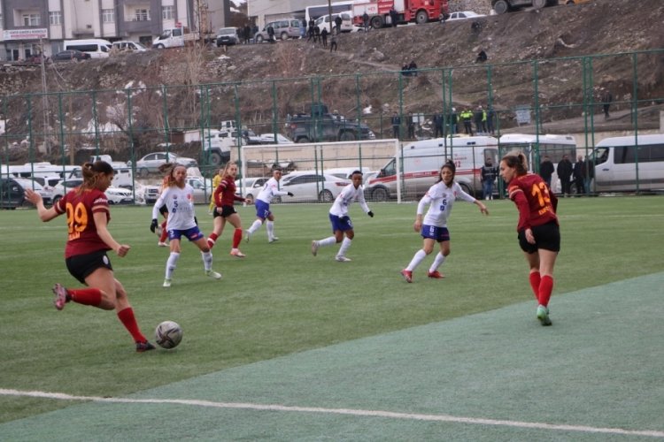Galatasaray Kadın Futbol Takımı, Hakkarig&uuml;c&uuml;'ne mağlup oldu