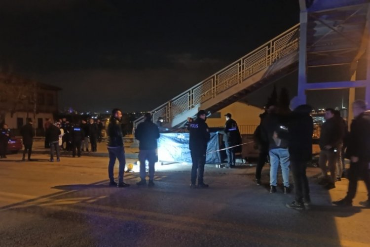 Ankara'da kuzenini &ouml;ld&uuml;r&uuml;p, yol kenarına atmış