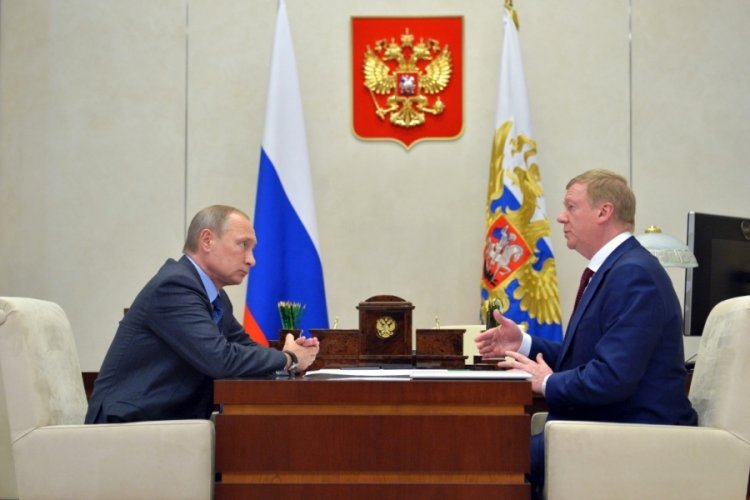 Putin'e şok! Chubais istifa etti