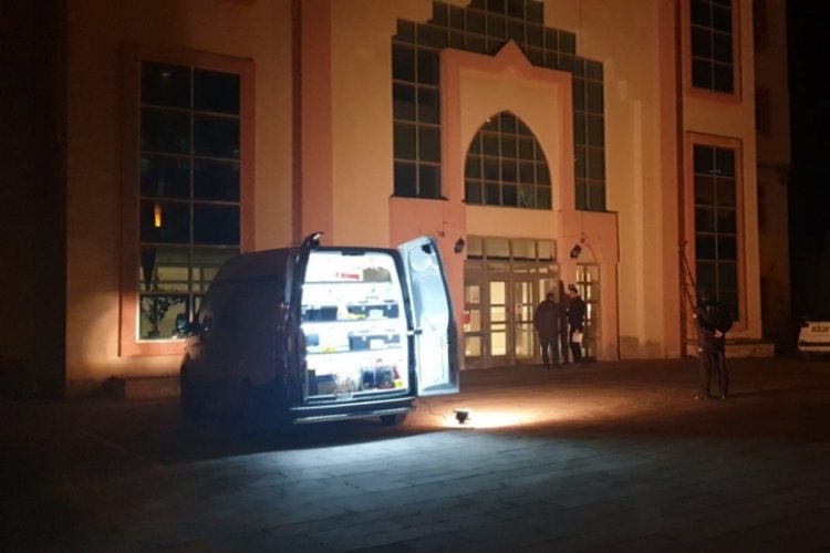 Başkentte adliye binasına kurşun yağdırdılar