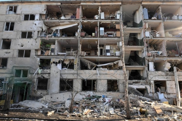 Harkov Belediyesi: 998'i sivil yaşam alanı olan bina bombalandı
