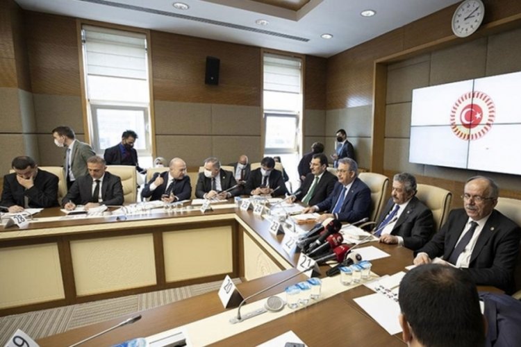 CHP ve MHP'li vekiller komisyonda tartıştı