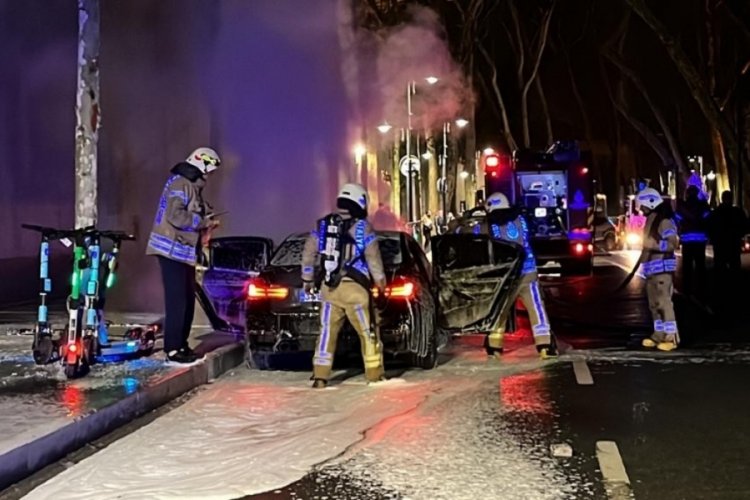 'Arabam' diye &ouml;nce ağladı sonra saldırdı