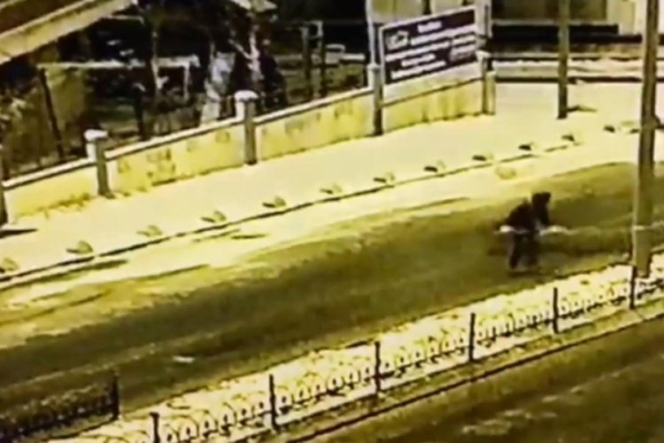 İstanbul'da ref&uuml;jdeki ferforje demir &ccedil;itler &ccedil;alındı&nbsp;