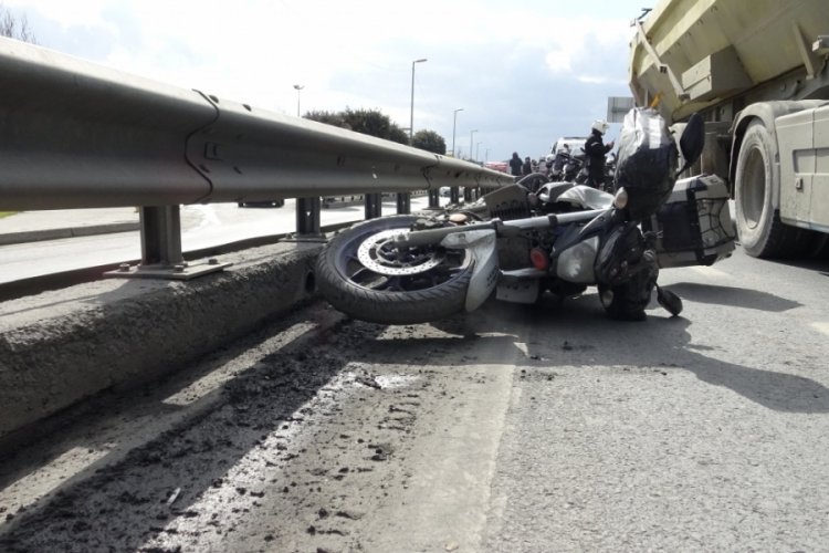İstanbul'da motosikletlinin &ouml;l&uuml;m&uuml;nde &ccedil;amur ş&uuml;phesi