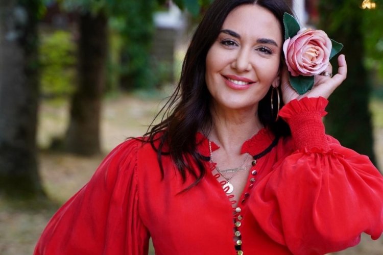 Ayşe Tolga'nın eski eşinden b&uuml;y&uuml;k jest