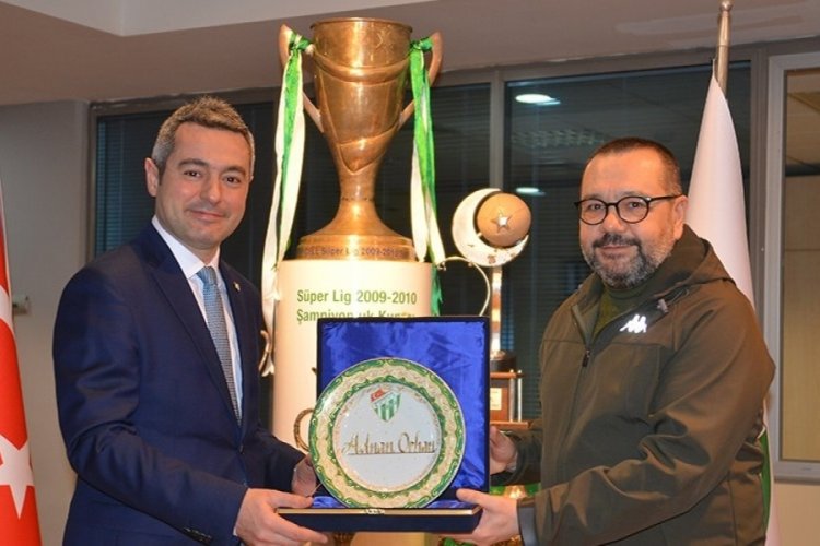 Başkan Banaz'dan Adnan Orhan'a teşekk&uuml;r