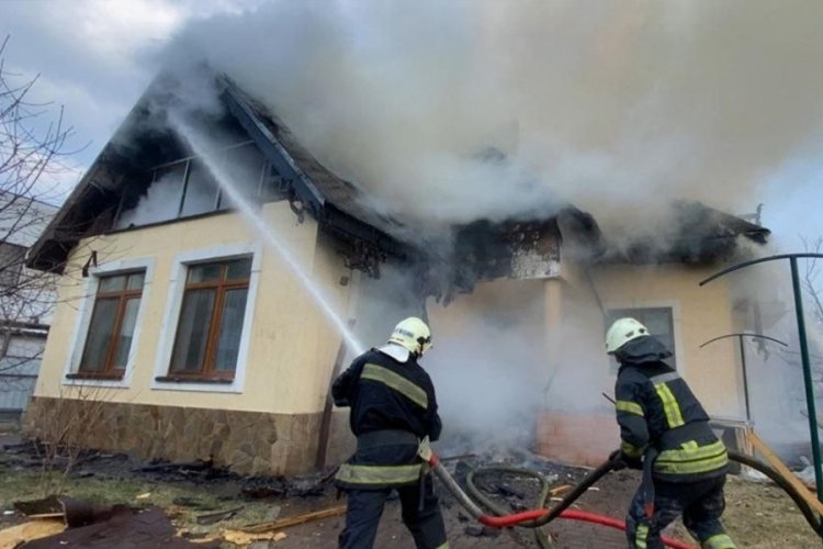Kiev'de top mermisi eve isabet etti