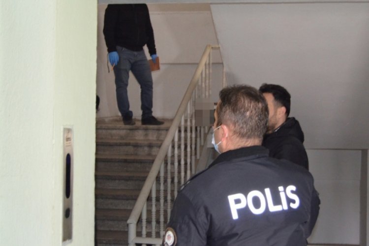 Yaşlı adam merdivenlerde &ouml;l&uuml; bulundu