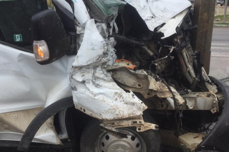 Kavşakta zincirleme kaza: 15 yaralı
