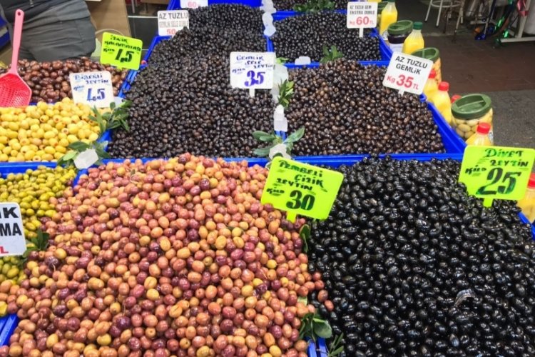 Ramazan sofralarının vazge&ccedil;ilmezi zeytin... "Ramazan'da fiyatlar artıyor" (&Ouml;ZEL HABER)