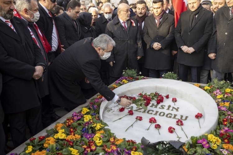 Muhsin Yazıcıoğlu'nu kabri başında andılar