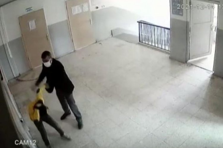 &Ouml;ğrencisini d&ouml;ven &ouml;ğretmen yeniden yargılandı