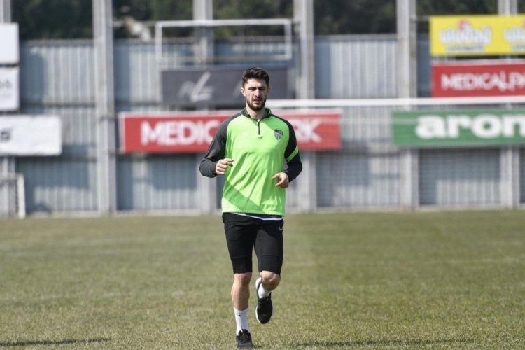Bursaspor deplasmandan 3 puan &ccedil;ıkarmak i&ccedil;in &ccedil;alışıyor