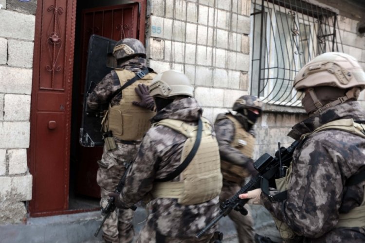 Uyuşturucu operasyonunda sosyal medya fenomeni dahil 19 g&ouml;zaltı