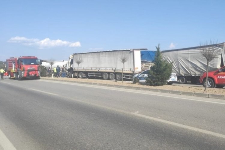 Manisa'da zincirleme kaza: 4 yaralı
