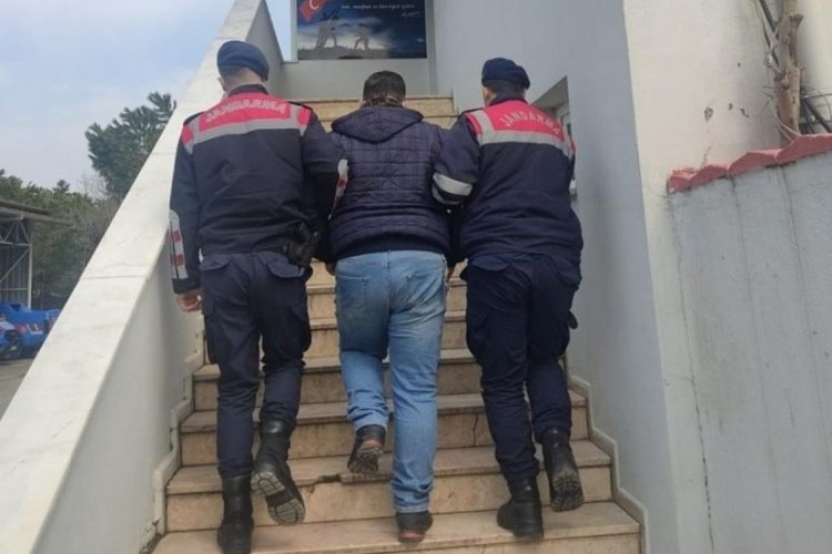 Bursa'da dolandırıcılıktan aranıyordu  Ak&ccedil;akoca'da yakalandı