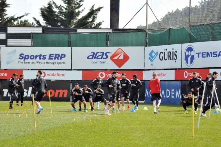 Beşiktaş, Trabzonspor ma&ccedil;ı hazırlıklarını s&uuml;rd&uuml;rd&uuml;