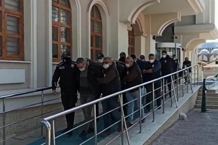 3 kişinin &ouml;ld&uuml;ğ&uuml; silahlı kavgada 10 kişi tutuklandı