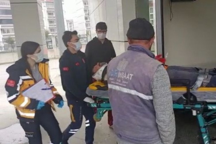 İnşaattan d&uuml;şen iş&ccedil;i yaralandı