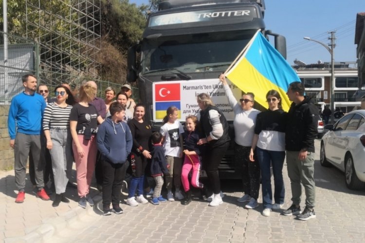 Muğla'da yaşayan Ukraynalılar &uuml;lkelerine yardım g&ouml;nderdi
