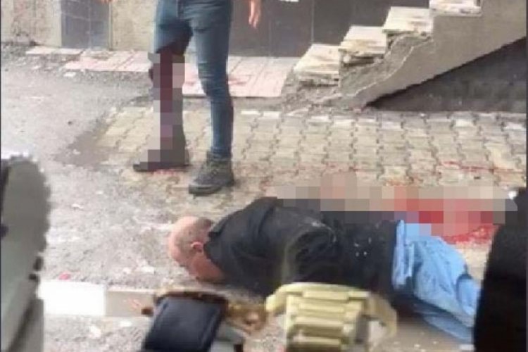 Amca- yeğen sokak ortasında birbirlerini bı&ccedil;akladı