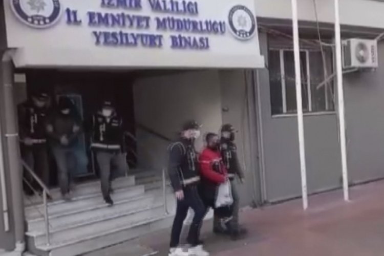 Piyasaya sahte para s&uuml;recekken yakalandılar