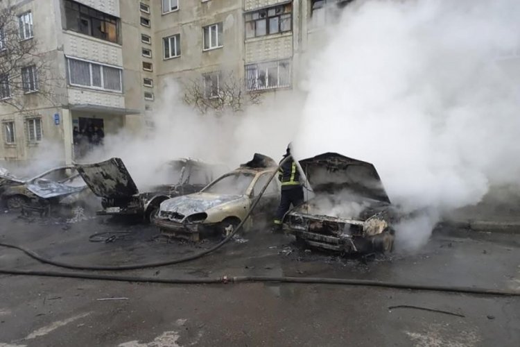 Rusya, Harkov'a roketatarlarla saldırıyor