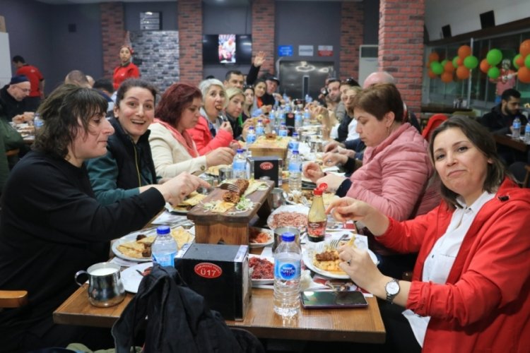 Bursa'dan Adana'ya karnaval coşkusu i&ccedil;in gittiler