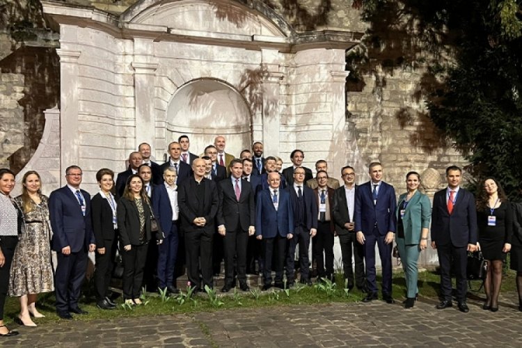 OİB heyeti, elektrikli ara&ccedil; modellerini inceledi