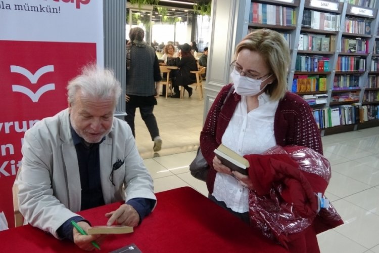 Yazar Nedim G&uuml;rsel Bursalı kitapseverlerle buluştu