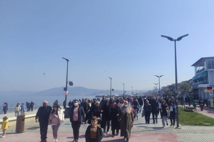 Bursa'da g&uuml;neş a&ccedil;tı, Mudanya doldu taştı