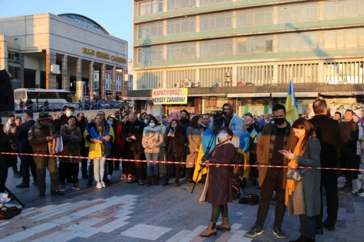 Başkentte Ukrayna'ya destek i&ccedil;in uluslararası &ccedil;evrimi&ccedil;i konser
