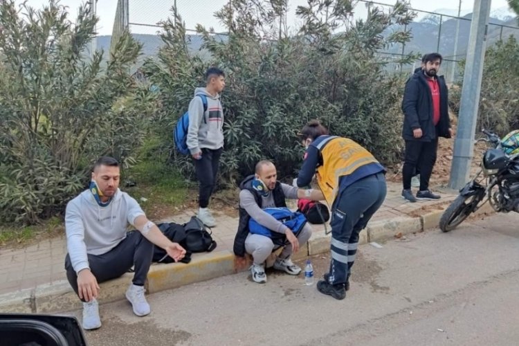 Ma&ccedil; sonrası kaza yapan 5 futbolcu yaralandı
