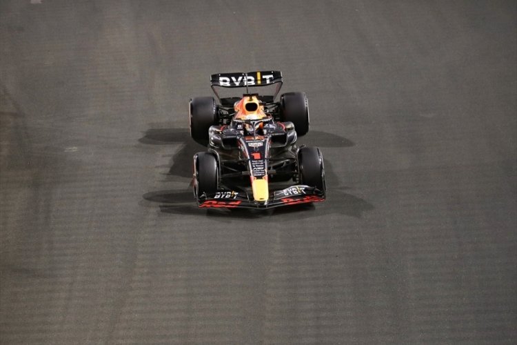 Arabistan'da kazanan Verstappen