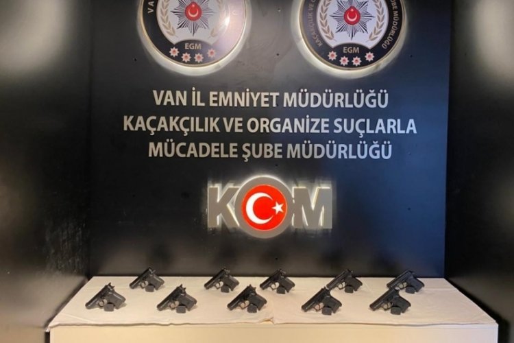Van'da g&uuml;mr&uuml;k ka&ccedil;ak&ccedil;ılığı operasyonu d&uuml;zenlendi