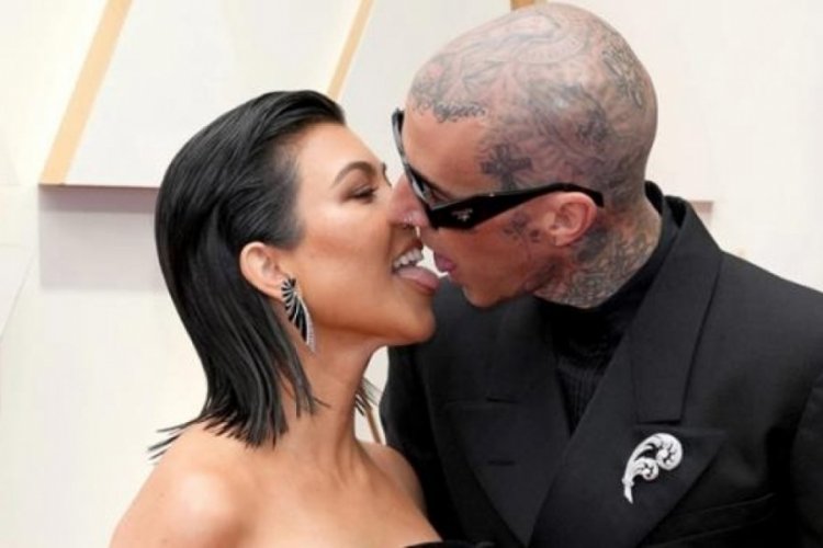 Kourtney Kardashian - Travis Barker &ouml;p&uuml;şmesi Oscar'a damga vurdu