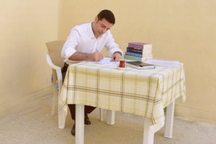 Selahattin Demirtaş Bergen'i kaleme aldı