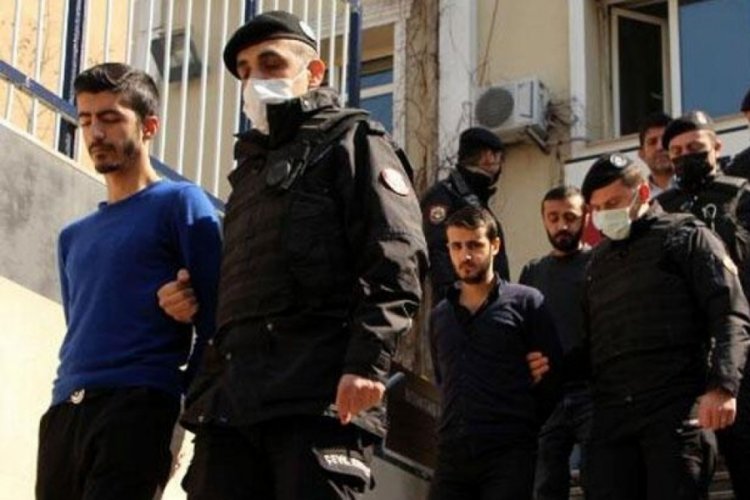 İstanbul'da 4 kişinin &ouml;ld&uuml;ğ&uuml; kavgada,  20 kişi adliyeye sevk edildi