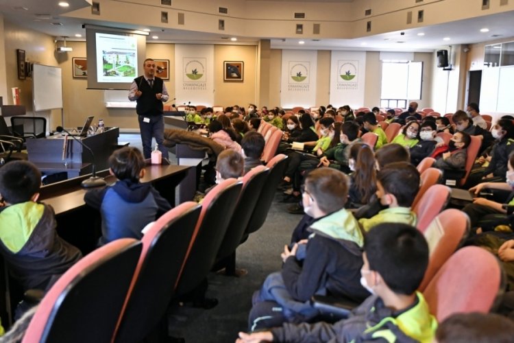 Bursa'da meclis salonu minikler i&ccedil;in sınıf oldu
