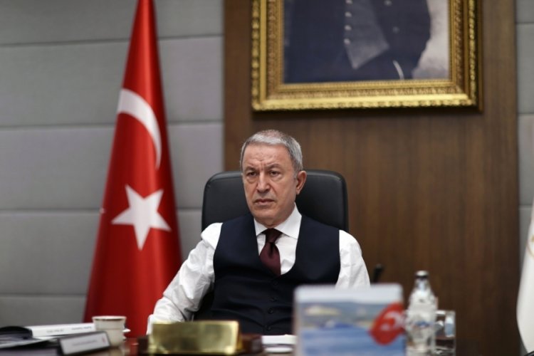 Hulusi Akar'dan komutanlarla toplantı