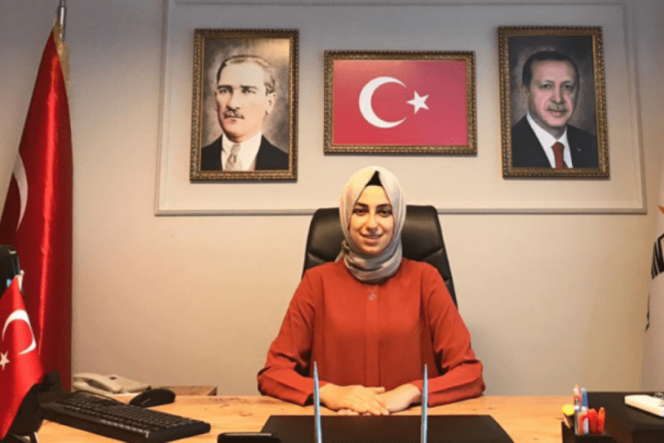 AK Partili meclis &uuml;yesi 'Bu kadarı da olmaz' deyip partisinden istifa etti