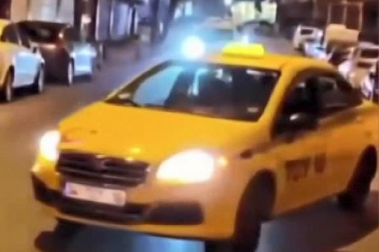 İstanbul'da drift yapan taksici kamerada&nbsp;