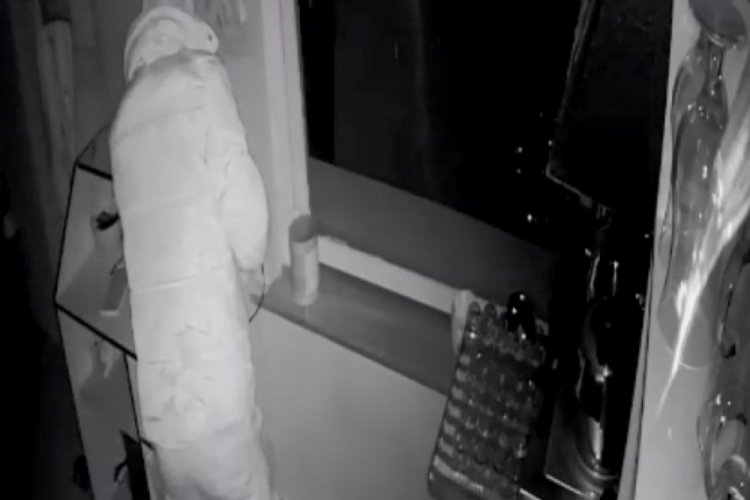 Yeğenini rehin alıp, polislere saldıran hırsız vuruldu