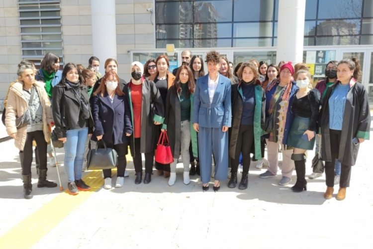 Bakımevinde hayvanlara k&ouml;t&uuml; muamele davasında sanıklara hapis