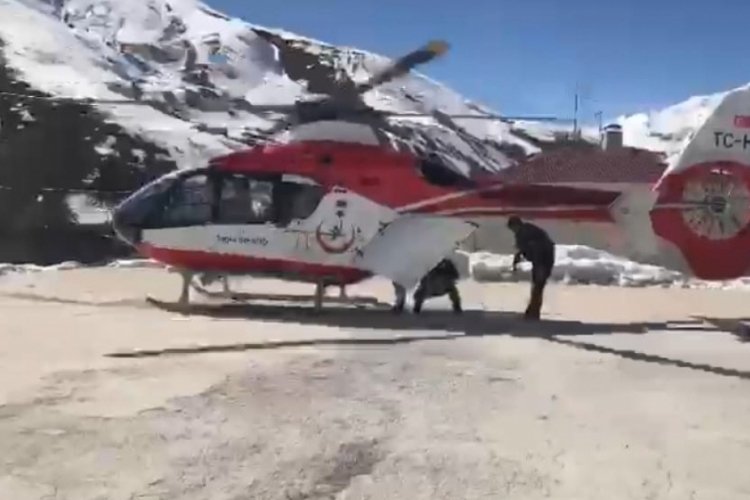 Van'da hasta i&ccedil;in&nbsp;ambulans helikopter havalandı&nbsp;