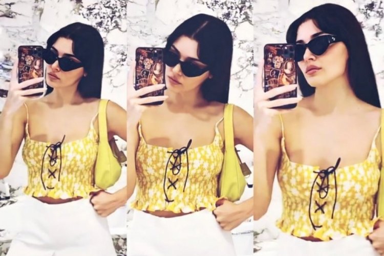 Hande Er&ccedil;el'den mini etekli poz