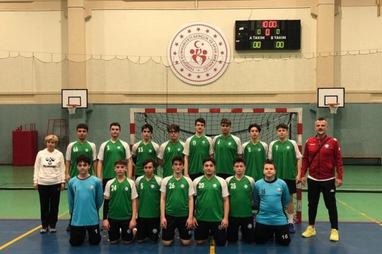 Nil&uuml;fer Belediyespor şampiyon olmaya devam ediyor